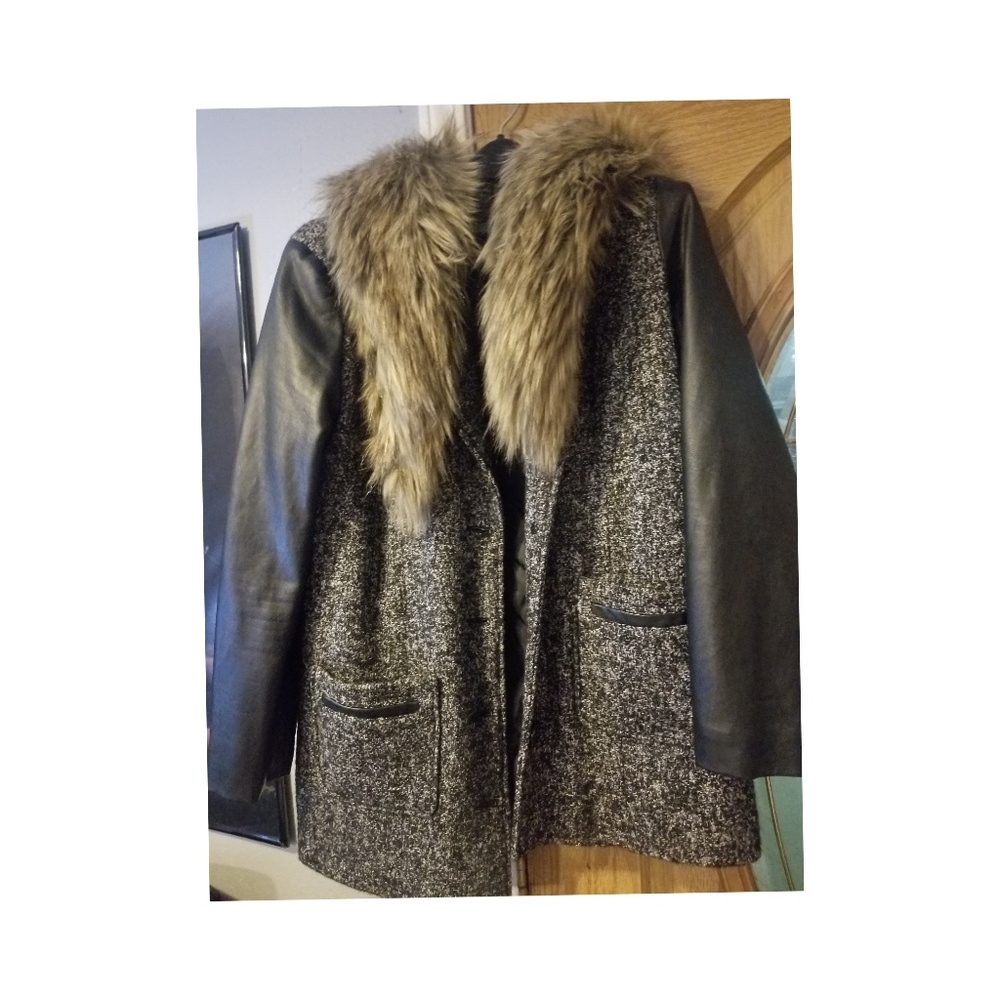 Forever 21 Coat Faux Fur